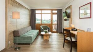 junior-suite-wohnraum-privatklinik-vianova